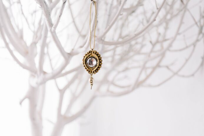 Top 10 Must-Have Minimalist Jewellery Pieces for Everyday Wear 4 Minimalist Jewellery
